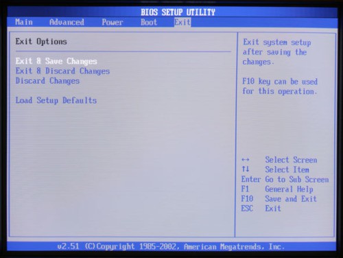 Меню Exit позволяет сохранить измененные настройки и сбросить BIOS к настройкам по умолчанию