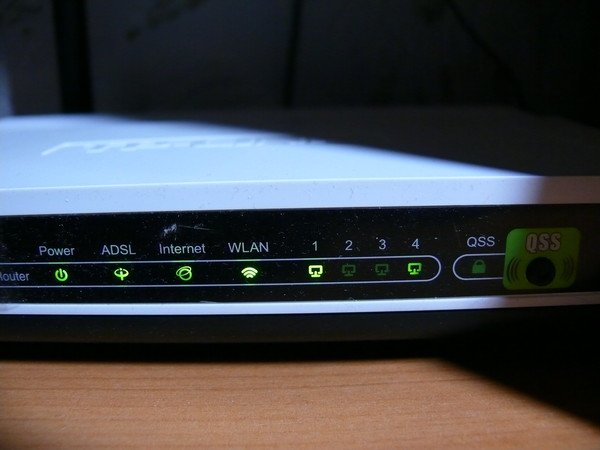 Дожидаемся, пока на панели управления сетевого устройства загорится индикатор ADSL.